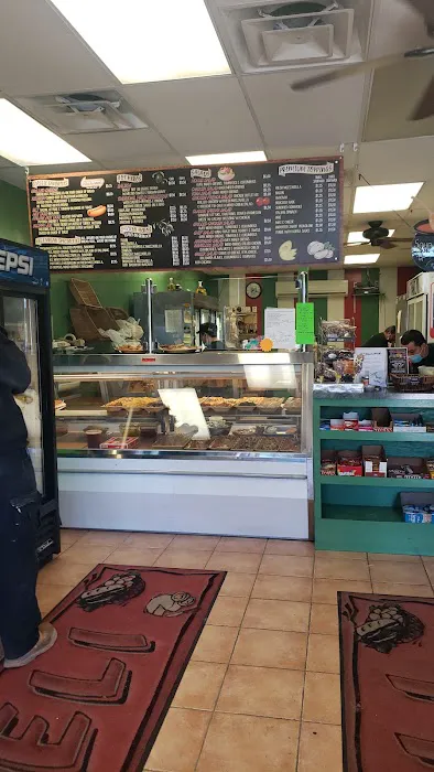 Baviello Italian Deli Picture 8