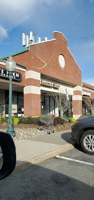 Baviello Italian Deli Picture 9