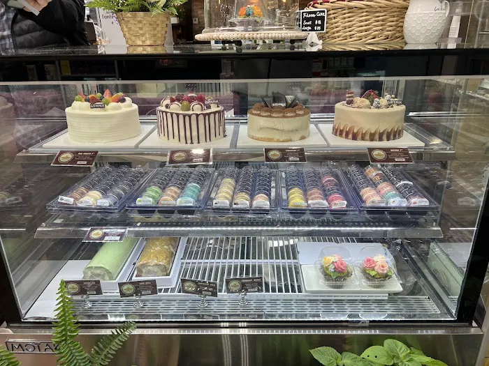 GATEAUX Bakery Picture 6