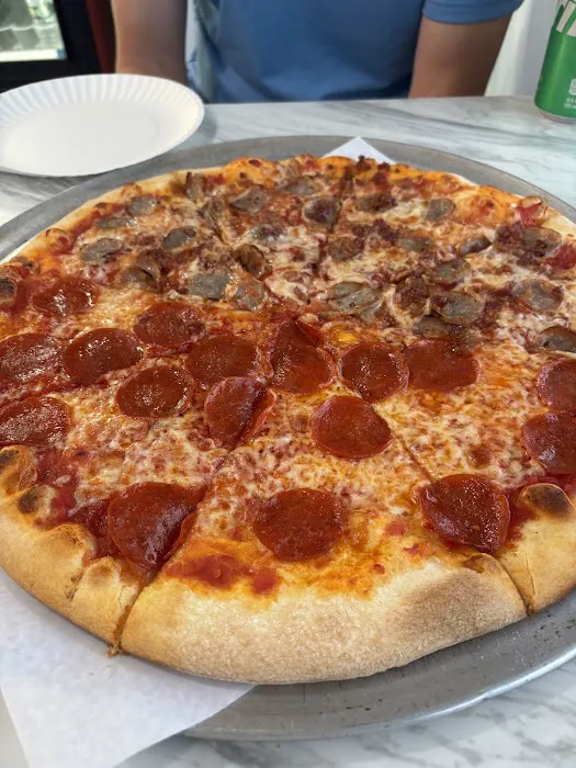 Bob's Thin Crust Pizza Picture 2