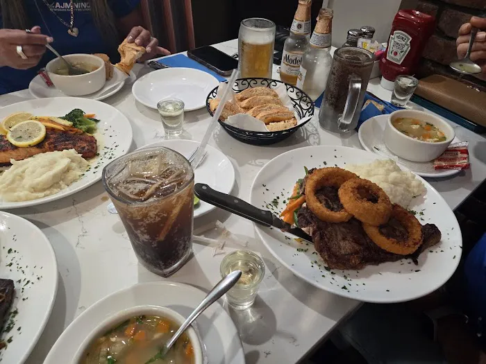 State Line Family Restaurant Picture 2