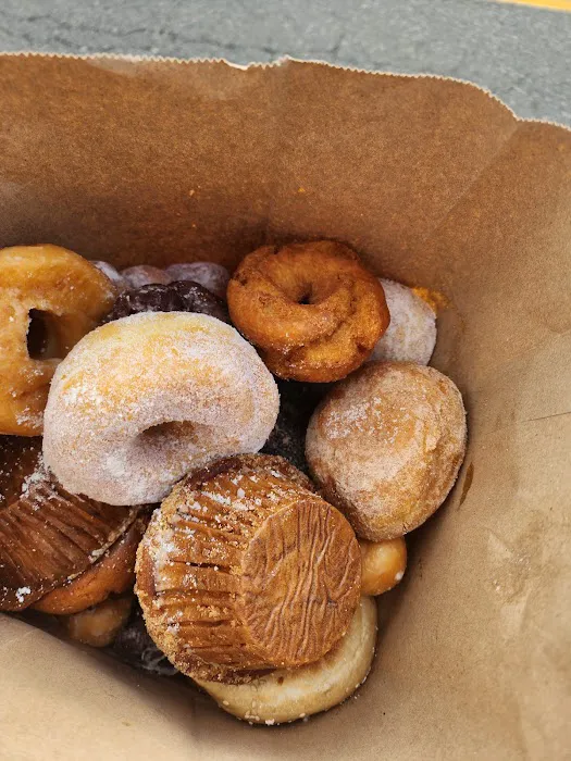 Sunshine Bagels & Doughnut Shop Picture 1