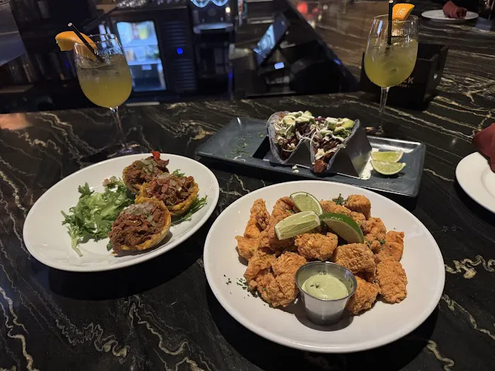 Casa Fuego Wood Fired Latin Fusion - Restaurant - Cocktails Picture 4