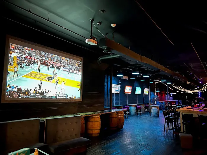 The Bridge Sports Bar & Lounge Picture 10