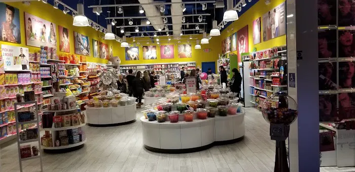 IT'SUGAR Palisades Center Picture 7