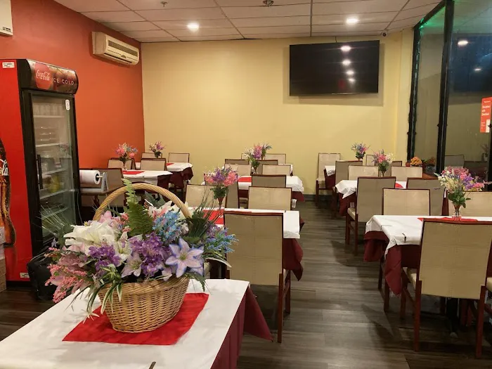 Indian Curry Kitchen Picture 1