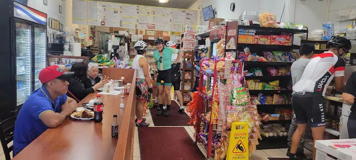 Avispa Food Mart Deli & Bakery Picture 5