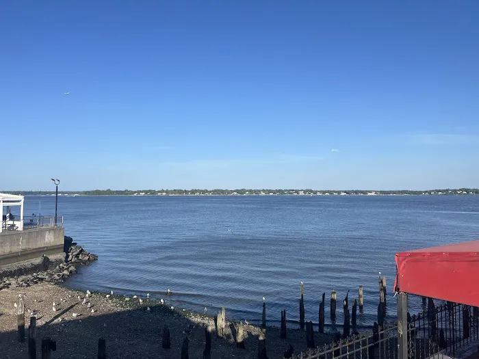 Tony's Pier Picture 5