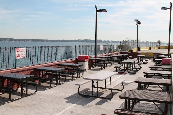 Tony's Pier Picture 4