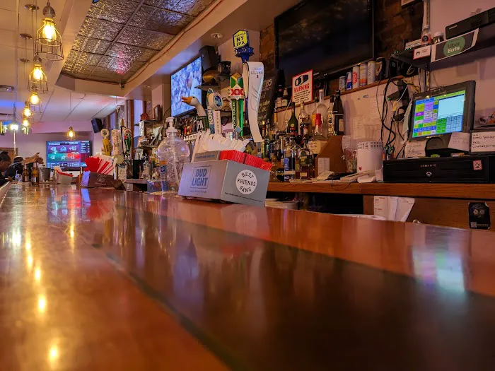 Fella's Bar & Grill Picture 6