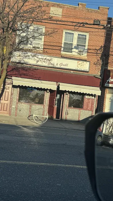 Fella's Bar & Grill Picture 4