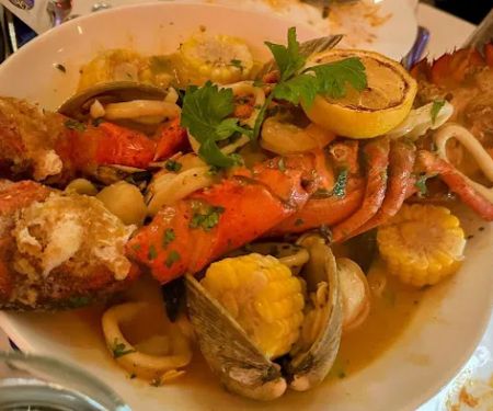 Vistamar Restaurant & Lounge