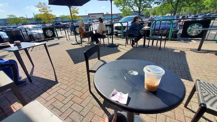 Starbucks Picture 3