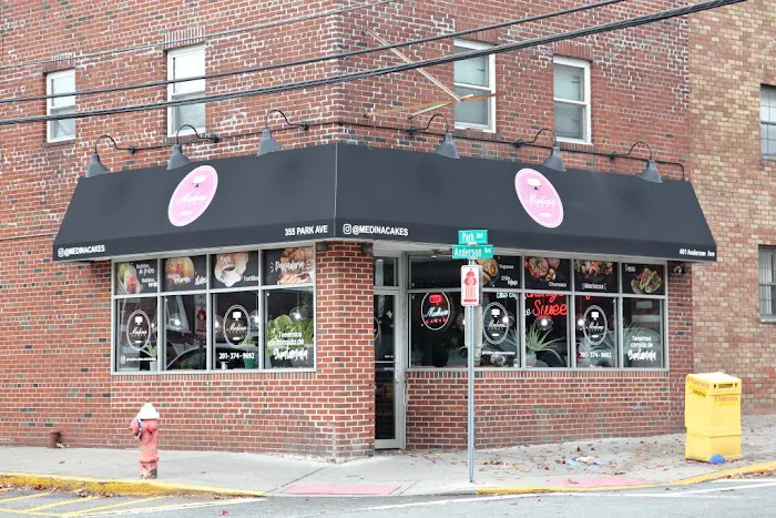 Medina Cakes Picture 1
