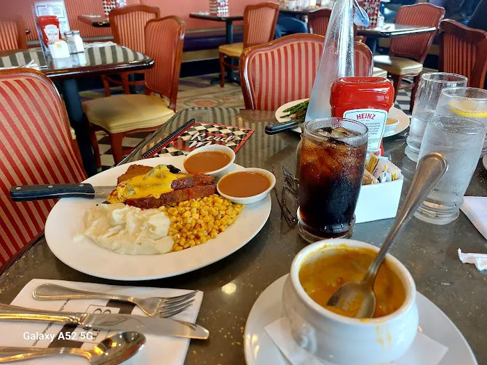 Chit Chat Diner Picture 9