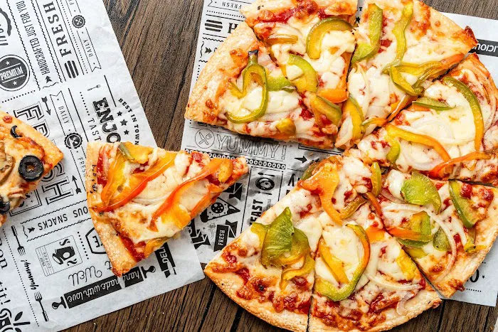 Singas Famous Pizza Picture 9