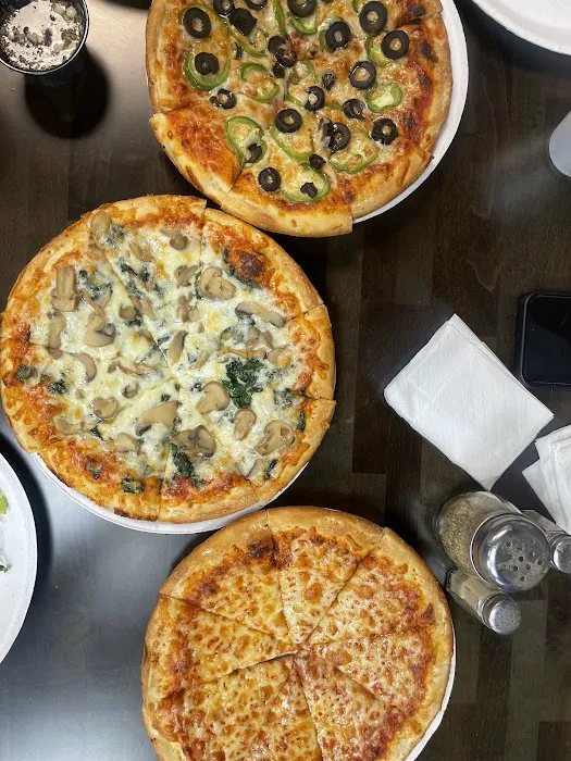 Singas Famous Pizza Picture 2