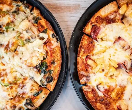 Singas Famous Pizza