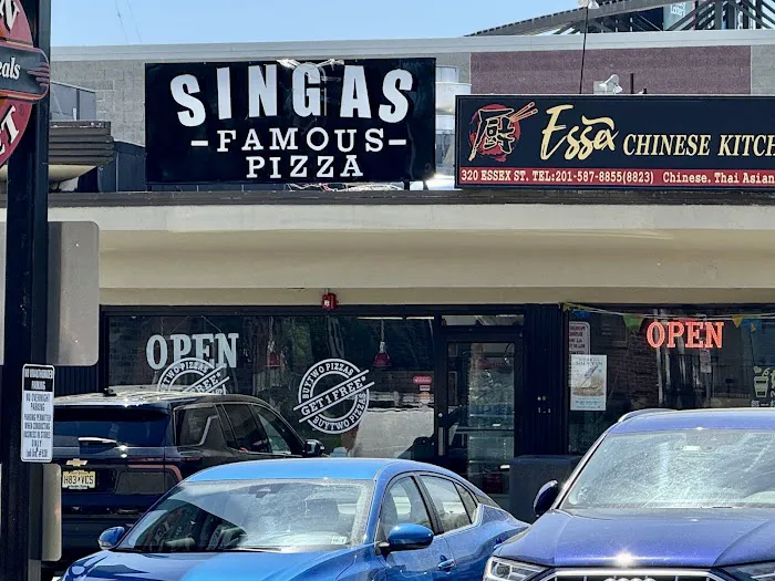 Singas Famous Pizza Picture 3