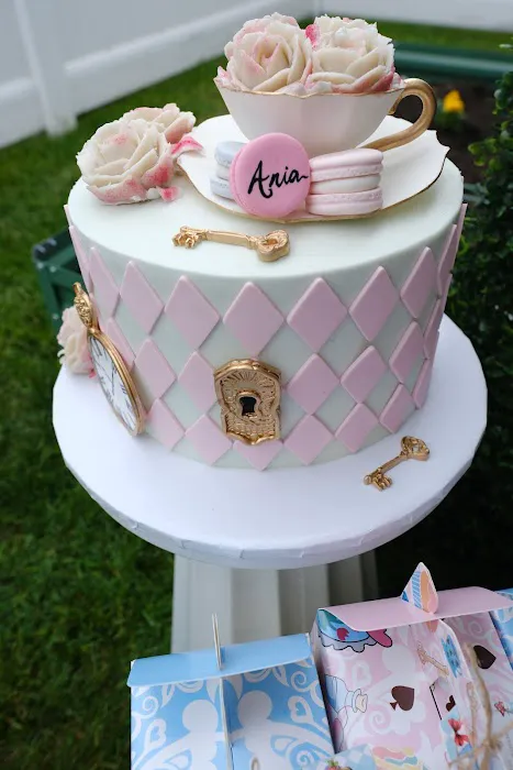 Cake Store Mommy Picture 1