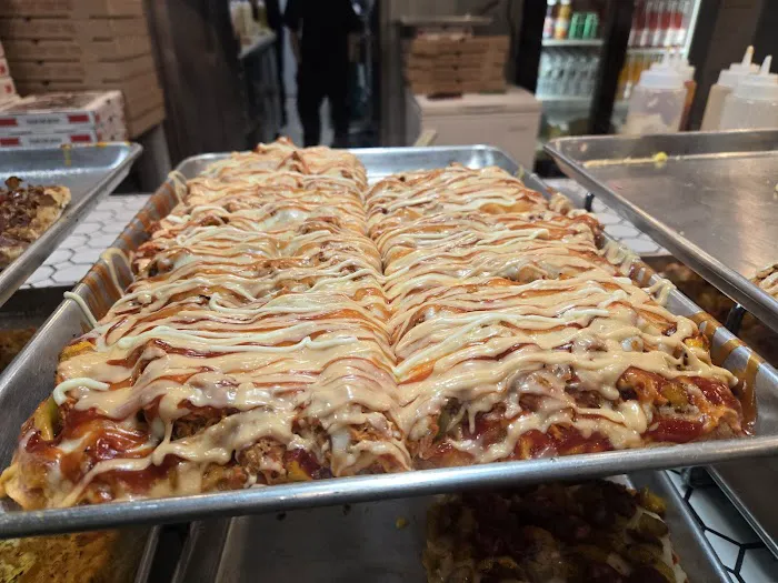 300 Slices Pizzeria Picture 3