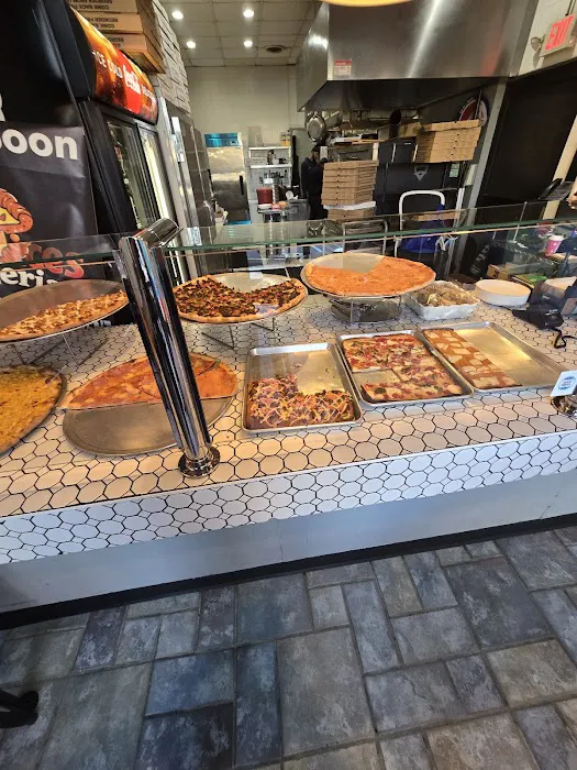 300 Slices Pizzeria Picture 5