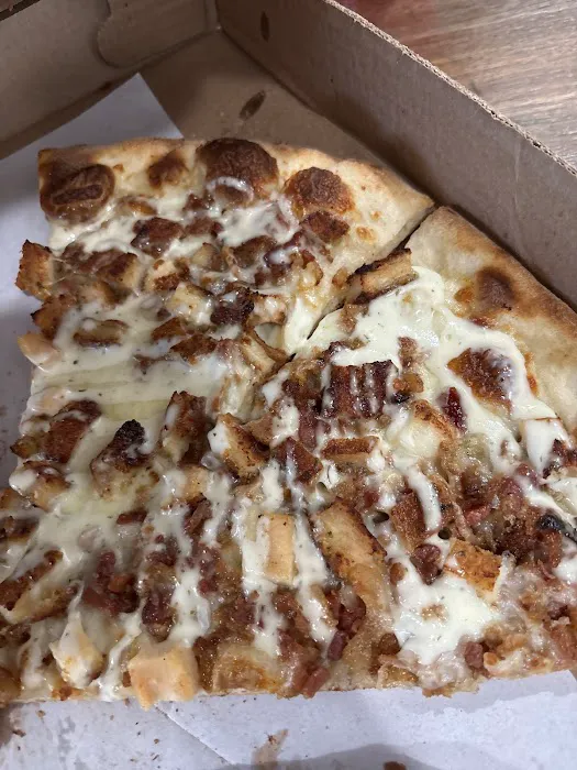 300 Slices Pizzeria Picture 2