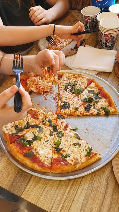 Lodi Pizza Restaurant Picture 4