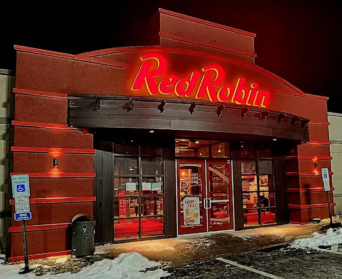 Red Robin Gourmet Burgers and Brews Picture 2
