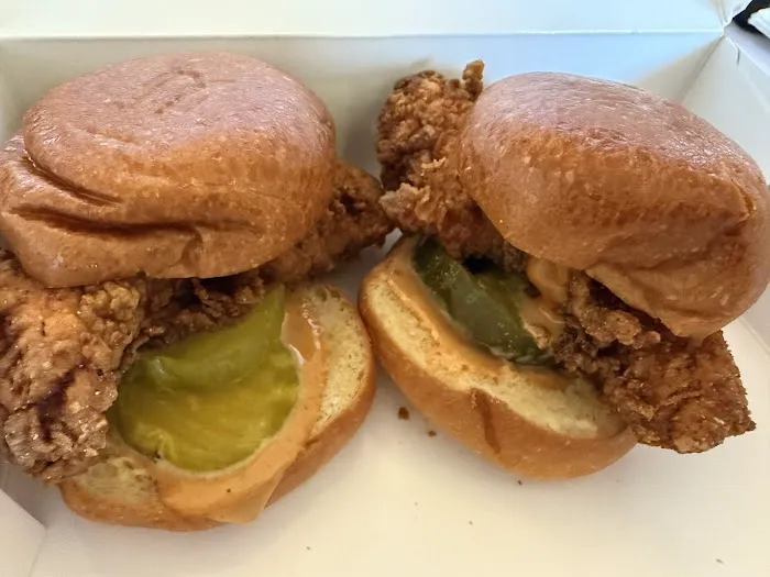 Fluffies Hot Chicken - Hackensack Picture 6