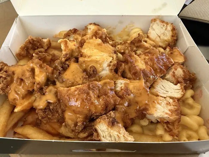Fluffies Hot Chicken - Hackensack Picture 3