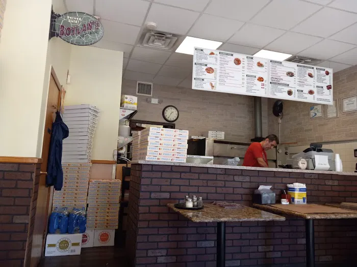 Little Italy Pizzeria & Restaurant Picture 3