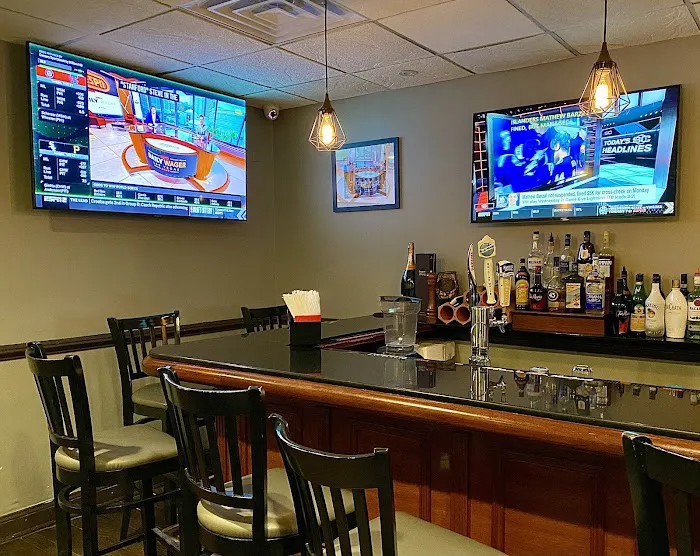 Sal's Pizza Bar Picture 2