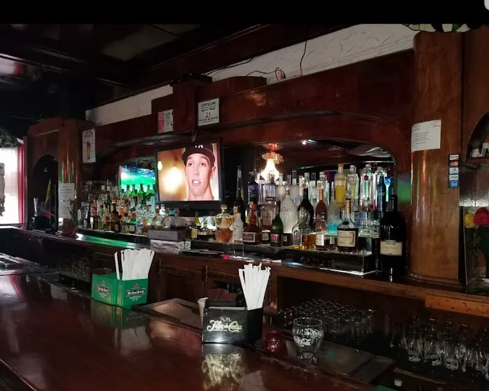 Los Compadres Lounge Picture 5