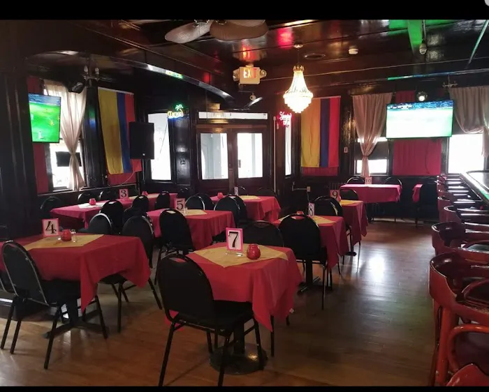 Los Compadres Lounge Picture 9