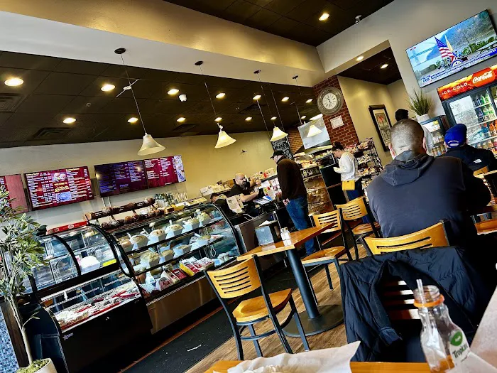 Metropolitan Cafe & Bagels Picture 1
