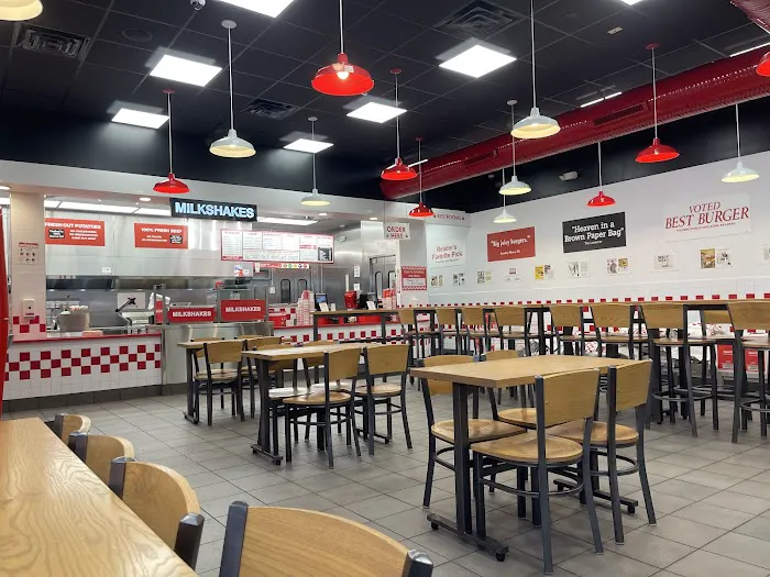Five Guys Picture 3