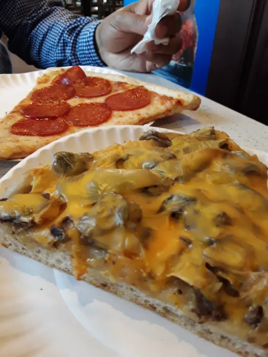Roma Pizzeria Picture 2