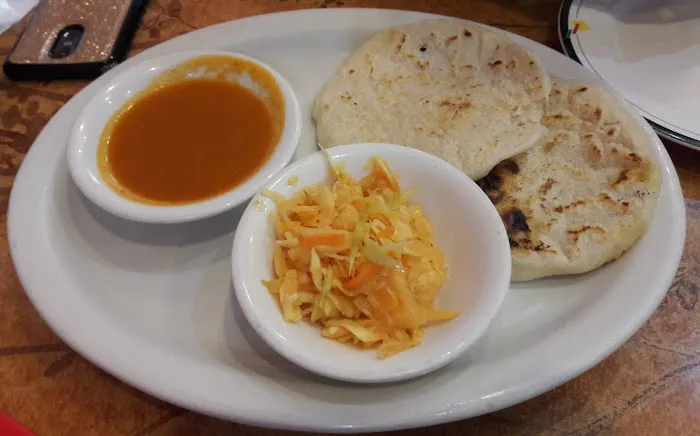 Alfaro's Restaurant 🇸🇻 Picture 1