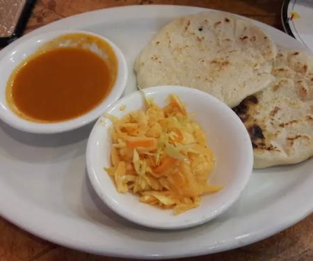 Alfaro's Restaurant 🇸🇻
