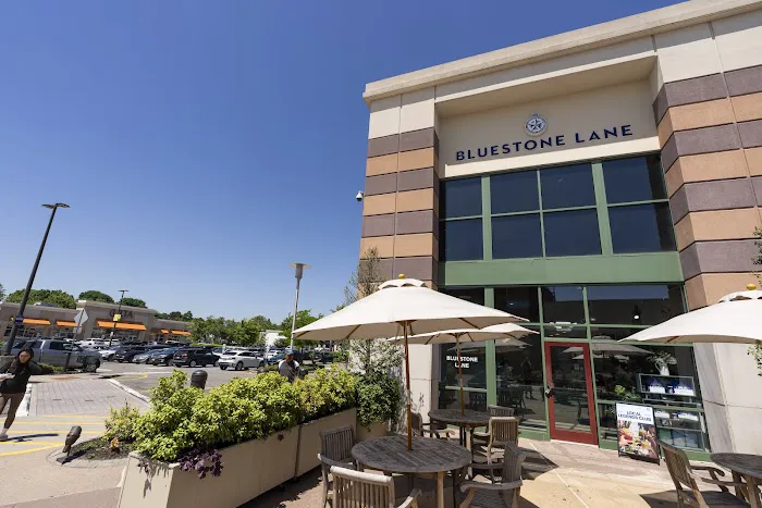 Bluestone Lane Cafe - Bergen Town Center Picture 7