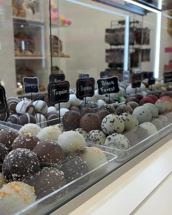 Sugar Bear Candy Store - Candy Store in Bergen Town Center Picture 6
