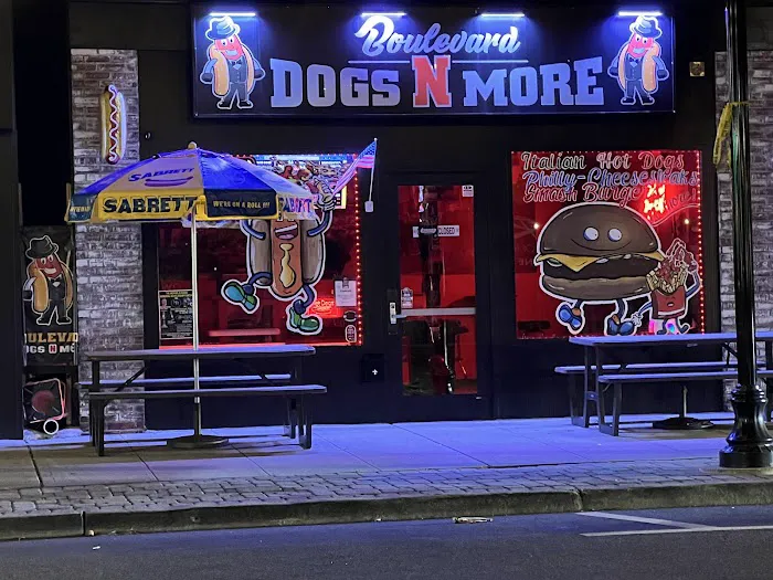 Boulevard Dogs-n-More Picture 6