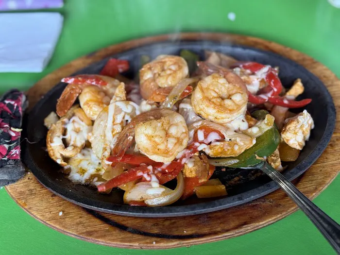Al Chile (Al Toro) Mexican Bar Restaurant Picture 5