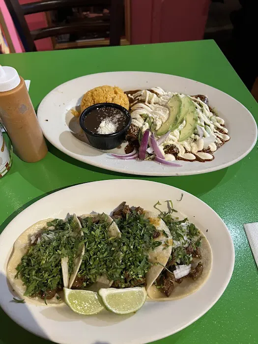 Al Chile (Al Toro) Mexican Bar Restaurant Picture 8