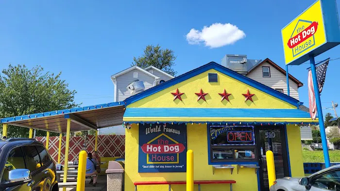 Hot Dog House Picture 9