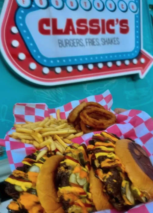 Classics Burger Food Truck Picture 8