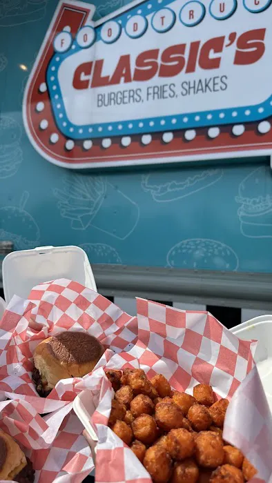 Classics Burger Food Truck Picture 3