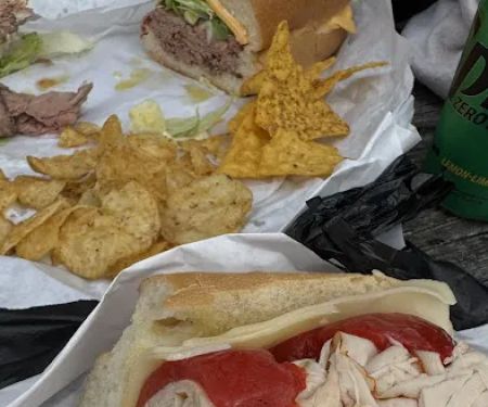 Uncle Tonyu2019s Deli