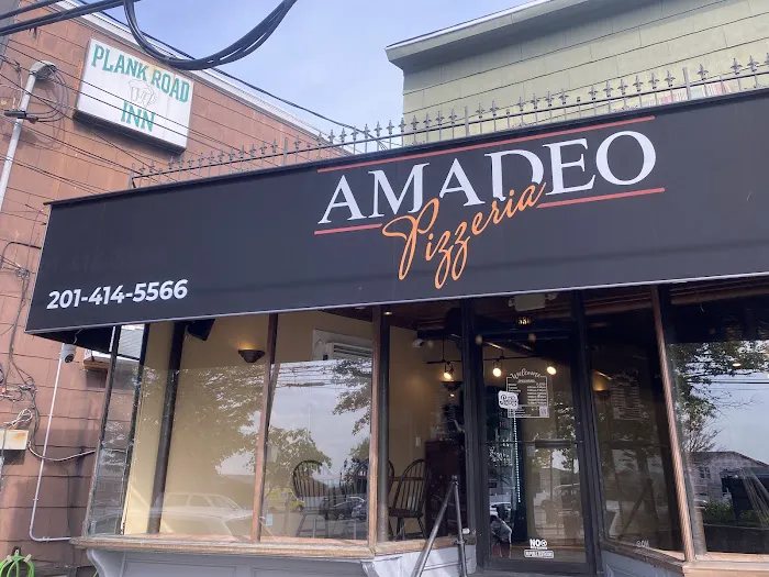 Amadeo Pizzeria Picture 1